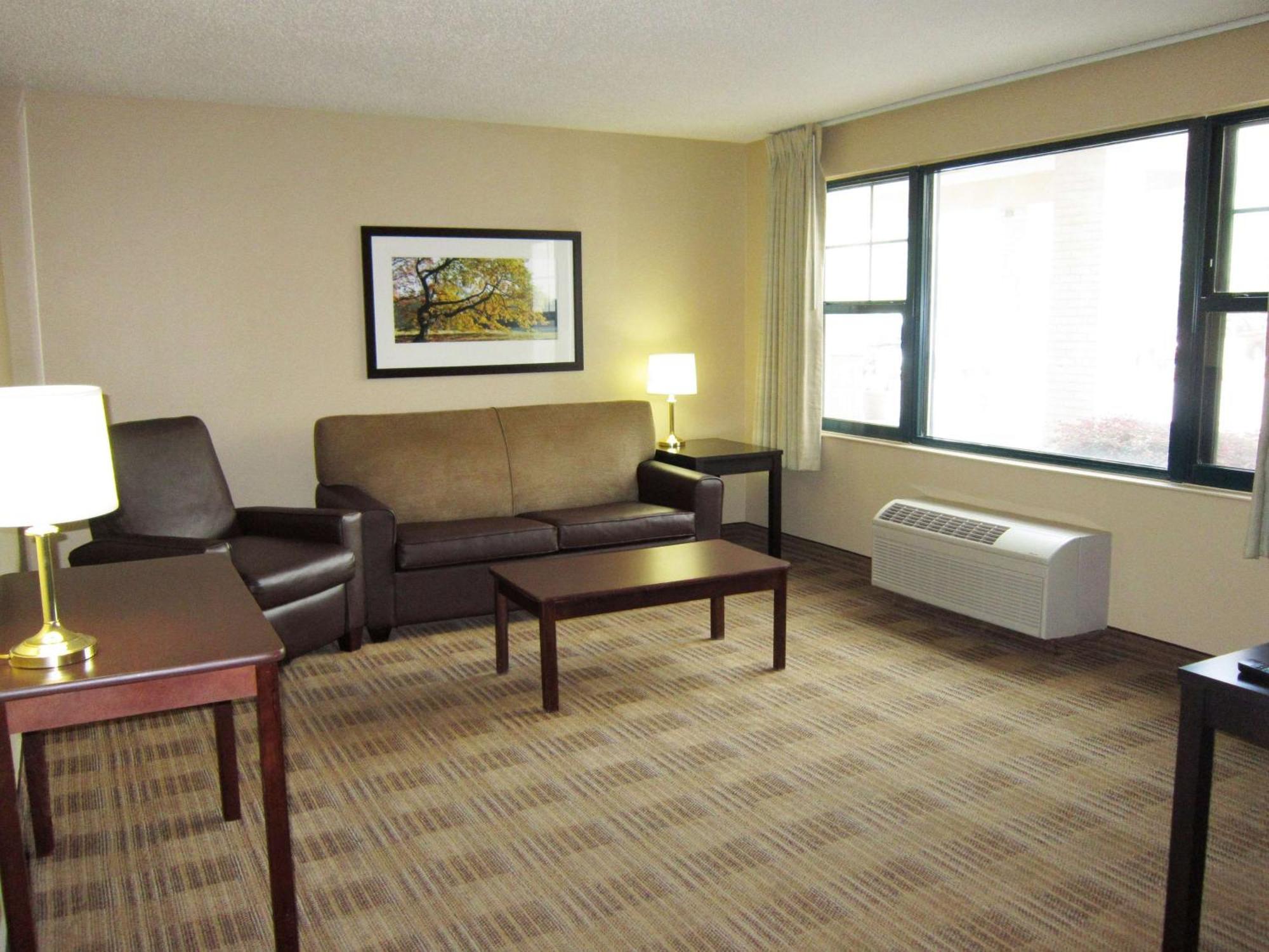 Extended America - - Franklin Hotel Somerset