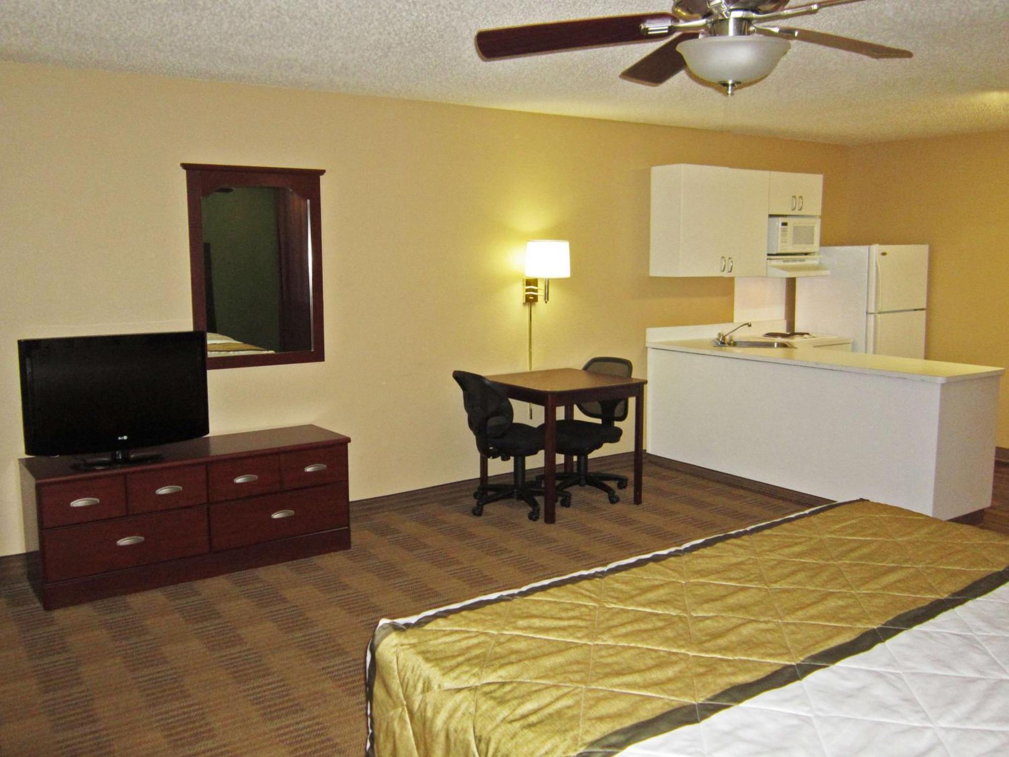 Extended America - - Franklin Hotel