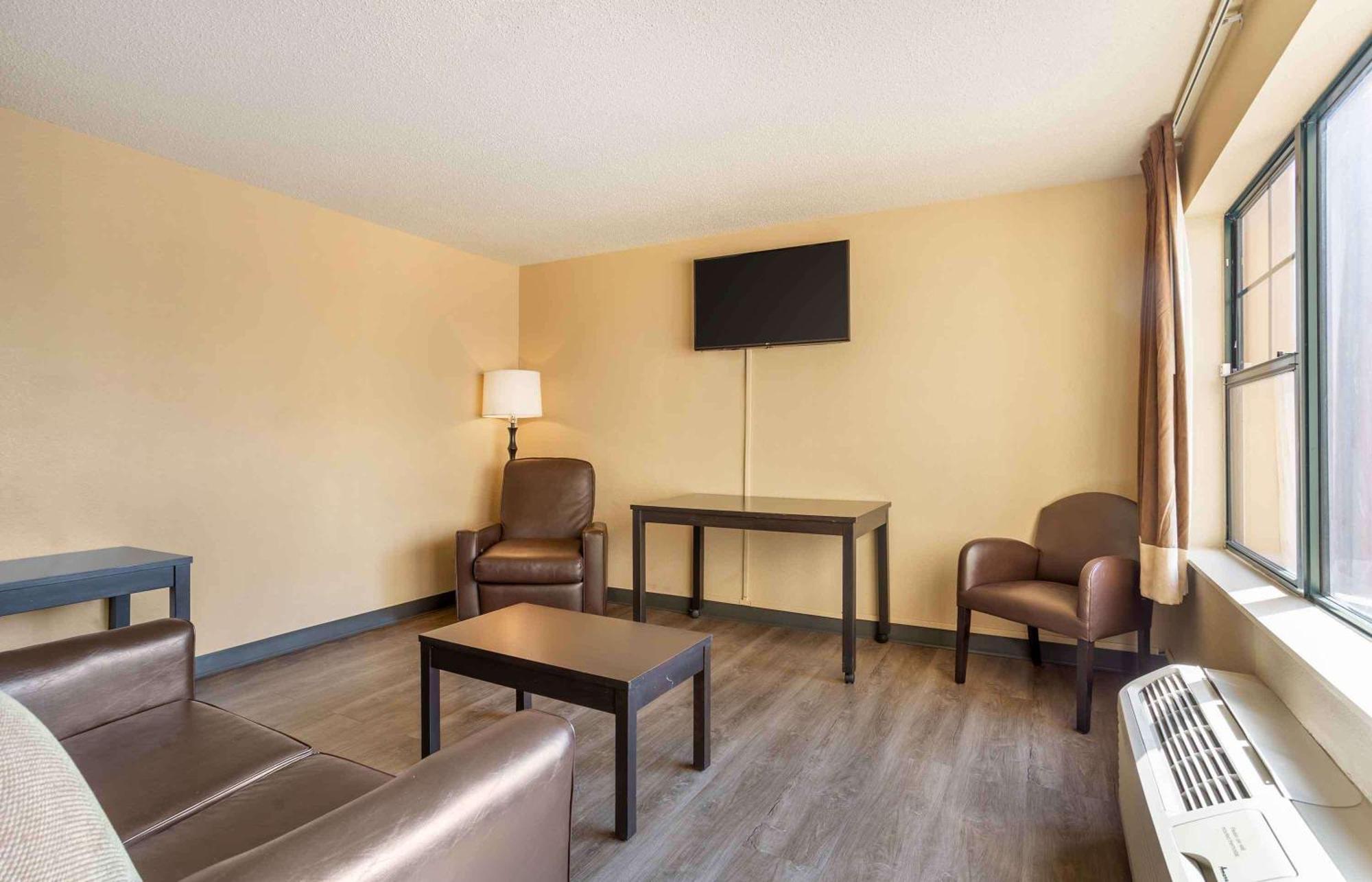 Extended America - - Franklin Hotel Somerset